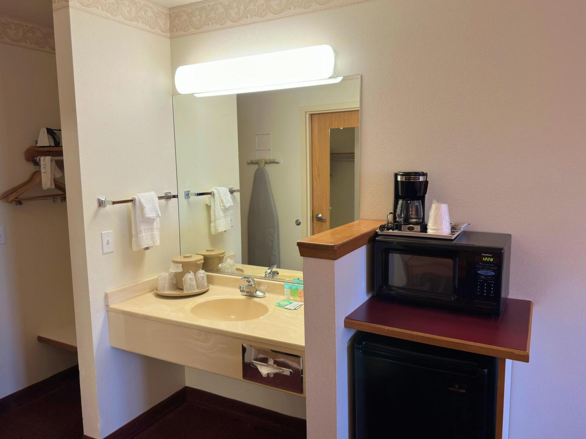 Peppermill Empress Inn Centralia Zewnętrze zdjęcie